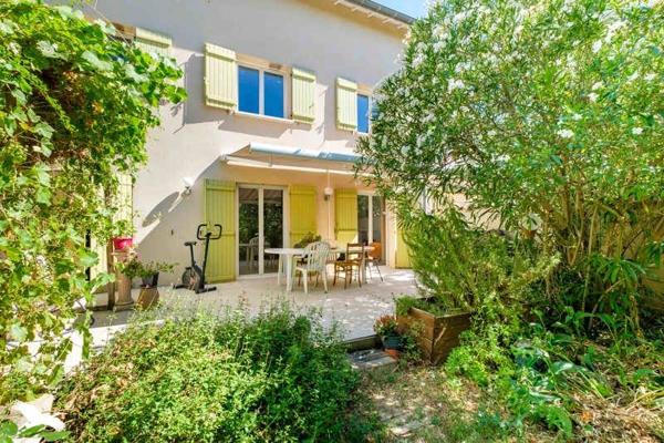 Maison 622 560 € Villeurbanne 5 p 217 m² DPE D