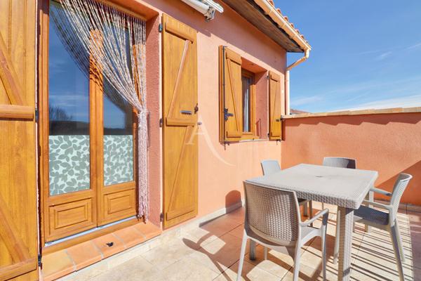 APPARTEMENT TYPE2 AVEC TERRASSE PLACE DE PARKING GREOUX LES BAINS