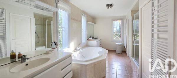 Maison à vendre 7 pièces 228 m² Magny-le-Hongre