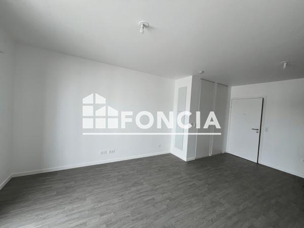 Location Appartement 2 pièces 42.63 m² - Laval 53000
