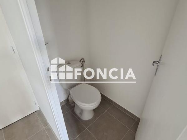 Location Appartement 3 pièces 51.71 m² - 11 RUE LITTRE Nimes 30000