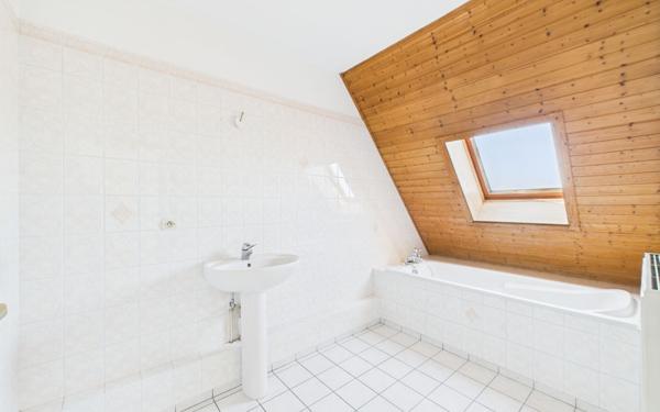 Appartement à louer    5 pièces • 115 m2 Holtzheim