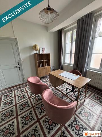 Maison de ville , idéalement situé , a 2h30 de Paris.