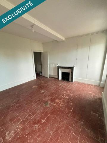 Maison de ville , idéalement situé , a 2h30 de Paris.