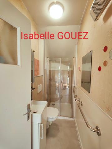 LOT: 2 TERRAINS CONSTRUCTIBLES + MAISON A RENOVER