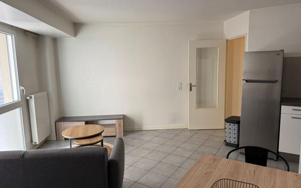 Appartement à louer    2 pièces • 45 m2 Lyon 7