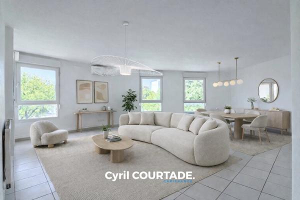 Nîmes, Dpt Gard (30), Appartement de 101 m² lumineux, entièrement rénové - Terrasse 8 m²