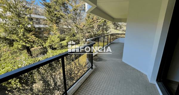Location Appartement 4 pièces 99.8 m² - ÉCully 69130