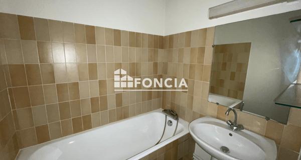 Location Appartement 4 pièces 99.8 m² - ÉCully 69130