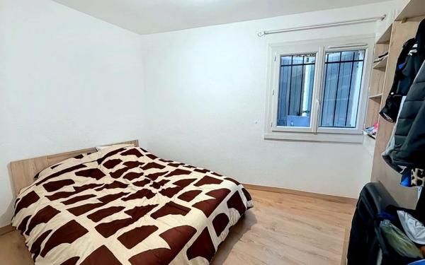 Immeuble à vendre    14 pièces •  Caveirac