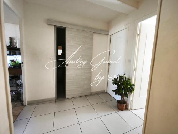 Maison de plain-pied – 4 chambres – 120 m² – Lencloître