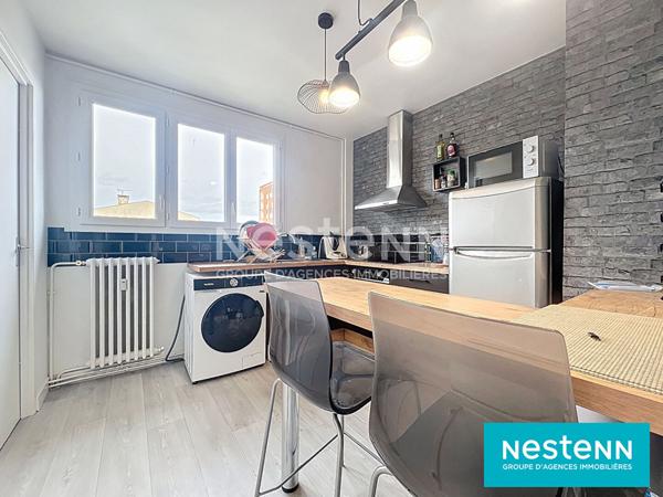 APPARTEMENT DERNIER ETAGE T2 LOUE AVEC BALCON ET PARKING PROCHE GARE