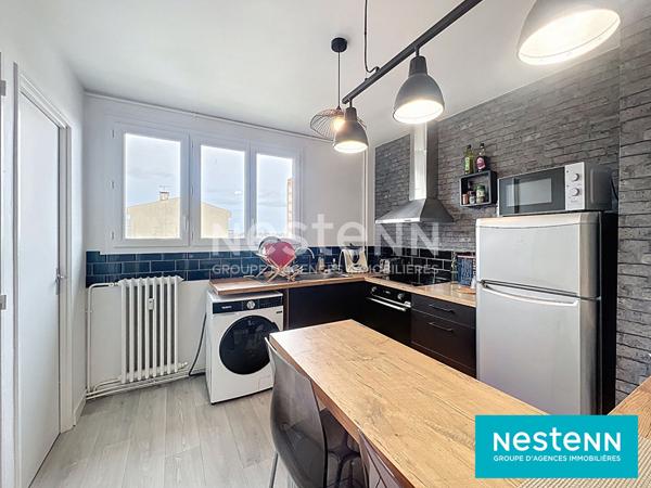 APPARTEMENT DERNIER ETAGE T2 LOUE AVEC BALCON ET PARKING PROCHE GARE