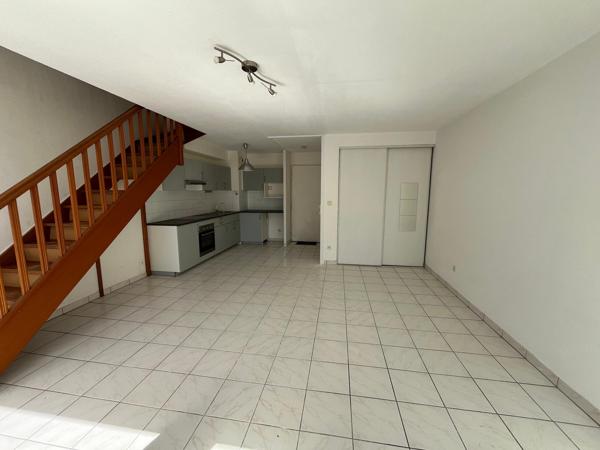 Duplex lumineux avec piscine, balcon et résidence fraîchement ravalée : un cadre de vie idéal aux portes de Bordeaux !