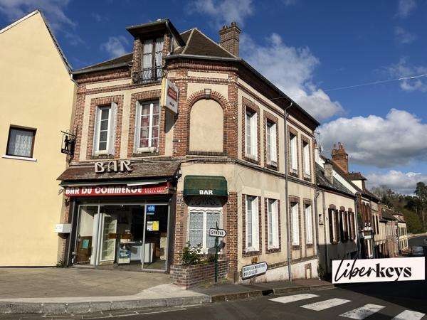 Ancien bar avec grande salle – multiple projets possibles Tillières-sur-Avre