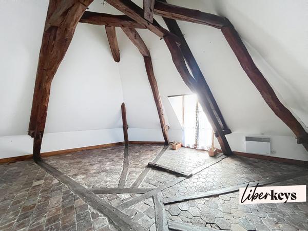 Ancien bar avec grande salle – multiple projets possibles Tillières-sur-Avre