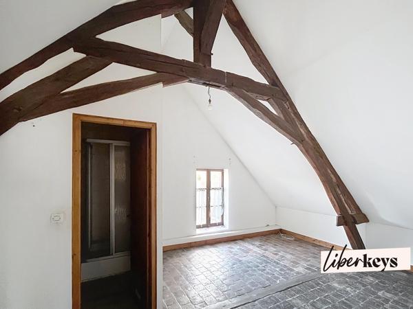 Ancien bar avec grande salle – multiple projets possibles Tillières-sur-Avre