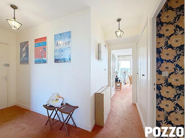 Trouville-sur-Mer Bel appartement traversant avec balcon, vue mer et parking TROUVILLE SUR MER