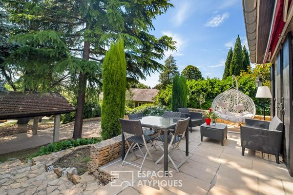 Propriété repensée avec piscine à Saint-Cyr-au-Mont-d’Or