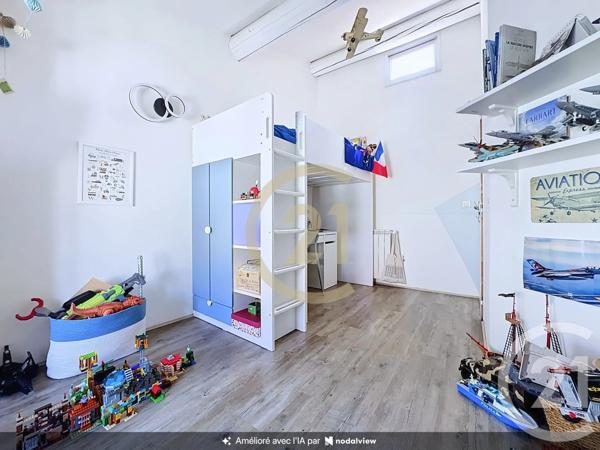 Maison à vendre  5 pièces - 127,61 m 2   EYGUIERES  - 13
