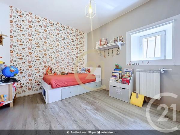 Maison à vendre  5 pièces - 127,61 m 2   EYGUIERES  - 13