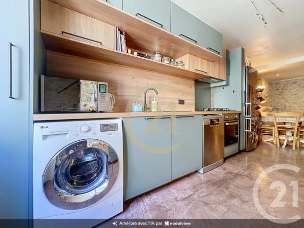 Maison à vendre  5 pièces - 127,61 m 2   EYGUIERES  - 13