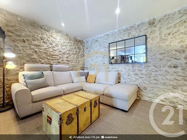 Maison à vendre  5 pièces - 127,61 m 2   EYGUIERES  - 13