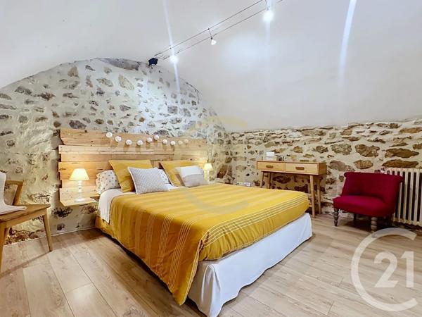 Maison à vendre  5 pièces - 127,61 m 2   EYGUIERES  - 13