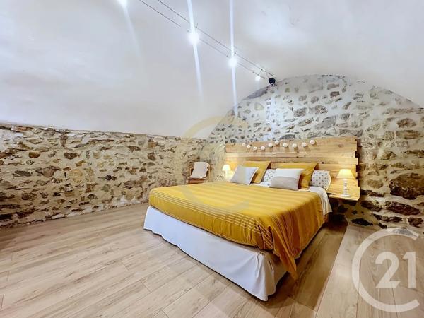 Maison à vendre  5 pièces - 127,61 m 2   EYGUIERES  - 13