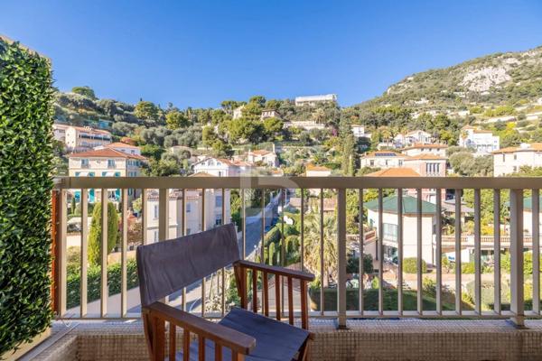 Appartement de 3 pièces au dernier étage avec terrasse et vue mer