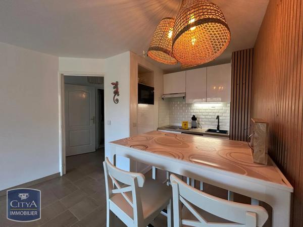 Appartement à louer 2 pièces 40.11m² Fréjus (83600)