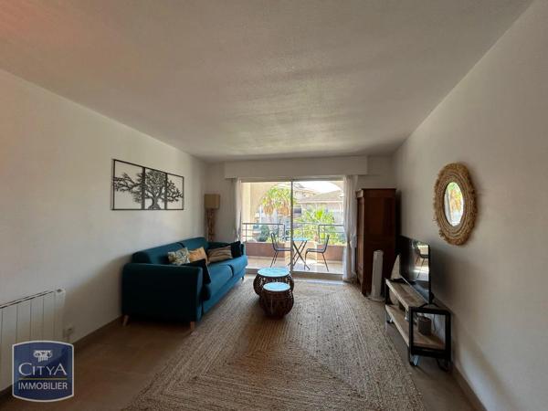 Appartement à louer 2 pièces 40.11m² Fréjus (83600)