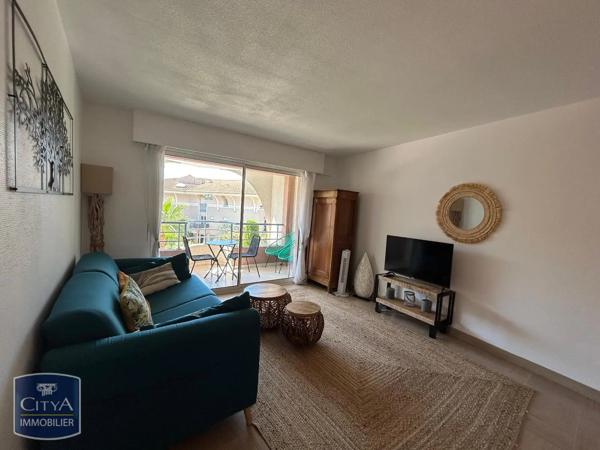 Appartement à louer 2 pièces 40.11m² Fréjus (83600)