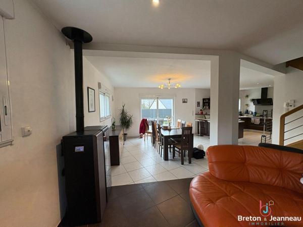 Maison à Saint-Denis-de-Gastines