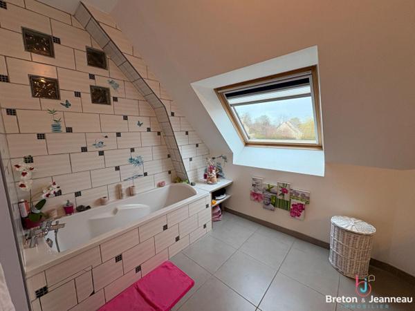 Maison à Saint-Denis-de-Gastines