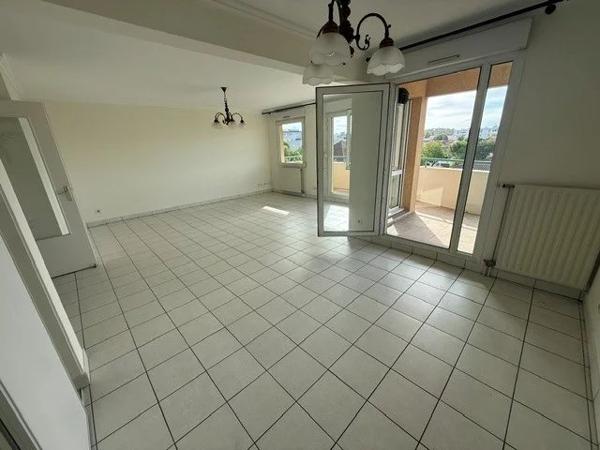 Bel appartement T4 centre Bron , Bron