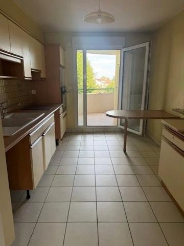 Bel appartement T4 centre Bron , Bron