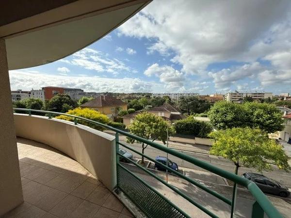 Bel appartement T4 centre Bron , Bron