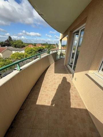 Bel appartement T4 centre Bron , Bron