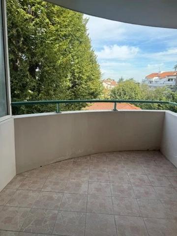 Bel appartement T4 centre Bron , Bron
