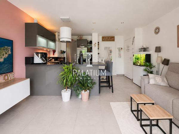 Appartement deux pièces avec terrasse dans résidence de standing