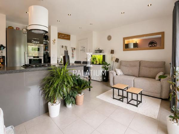 Appartement deux pièces avec terrasse dans résidence de standing