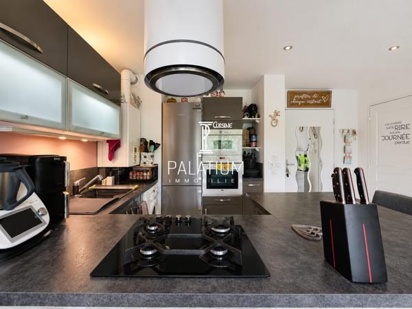 Appartement deux pièces avec terrasse dans résidence de standing
