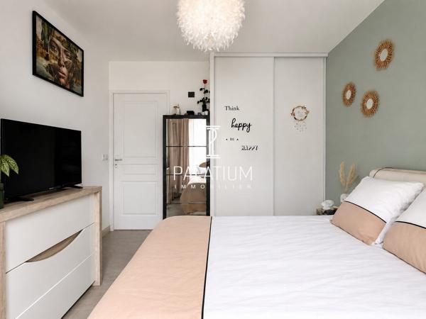 Appartement deux pièces avec terrasse dans résidence de standing