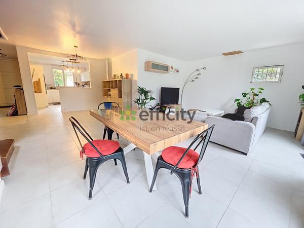 Maison 7 pièces - 200 m² Exclusivité efficity