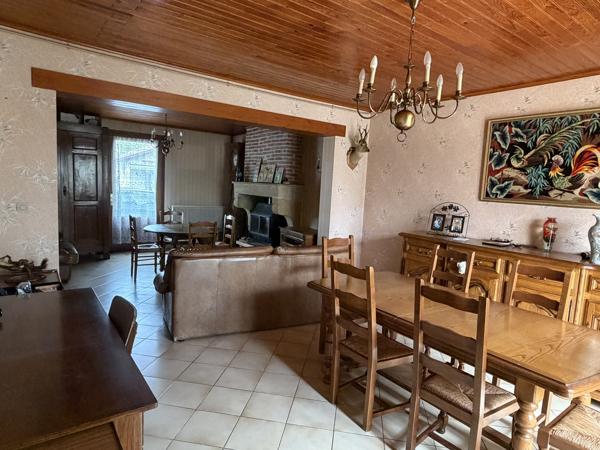 Maison familiale de 145 m² – 4 chambres, véranda et double garage, proche de toutes les commodité