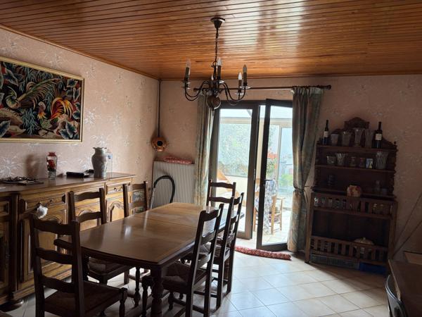 Maison familiale de 145 m² – 4 chambres, véranda et double garage, proche de toutes les commodité