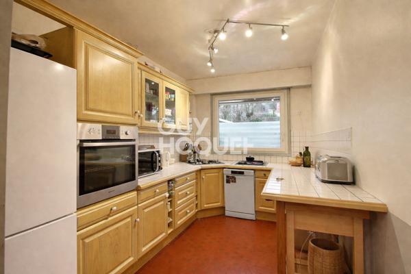 APPARTEMENT 3 PIECES 71.17m² - CALME, TRAVERSANT, BALCON, PARKING, GARE RIVE DROITE A PIED