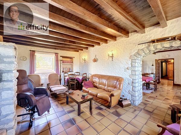 Maison
         7 pièces
        - 140 m² 225 000 € *