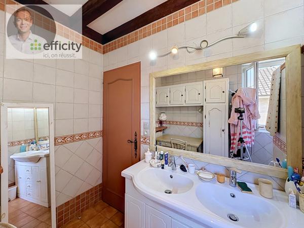 Maison
         7 pièces
        - 140 m² 225 000 € *